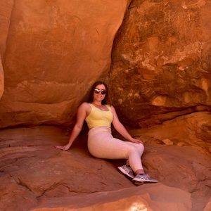 Meet your Posher, Kaitlynn